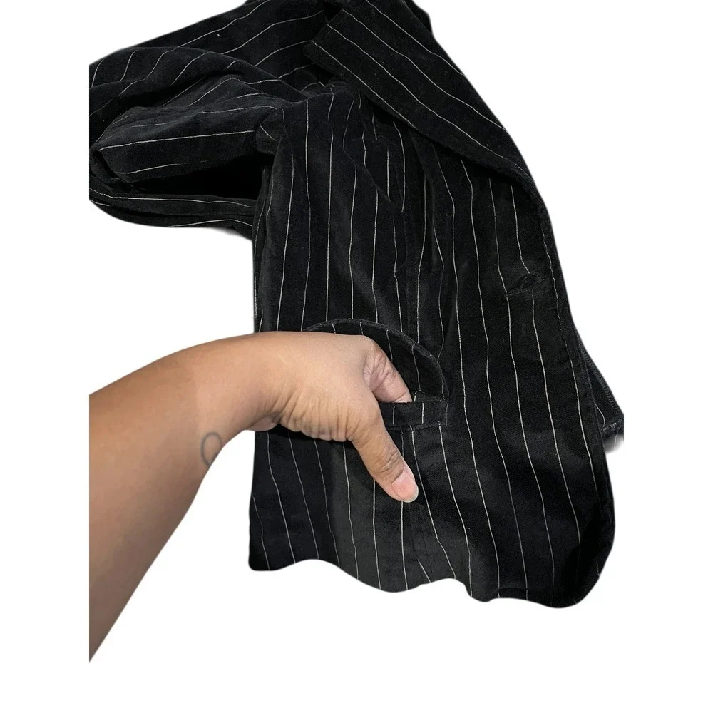 NWT - SO So Real So Right Juniors black pinstriped blazer - Size Large